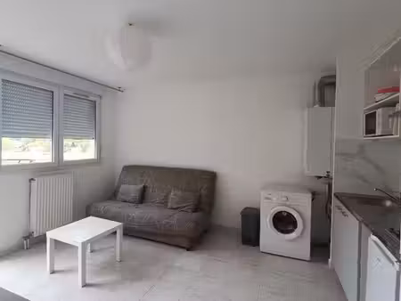 joli t2 meublé estanove