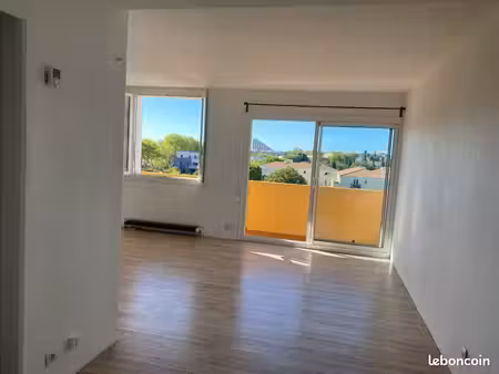 location superbe f3 refait à neuf quartier beaux-arts