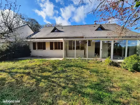 maison familiale 5 pièces de 113 m² avec sous-sol de 123 m²