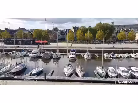 t2 meublé avec magnifique vue port + terrasse + garage