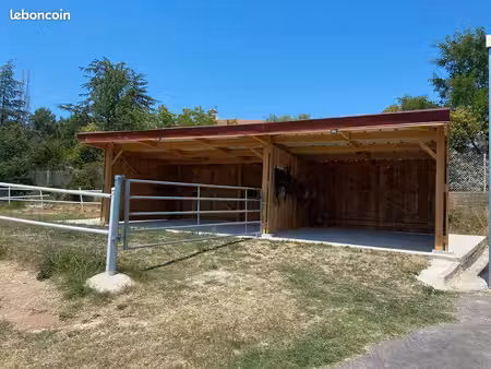 parc et abri chevaux