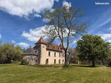 propriété 4 pièces 135 m²