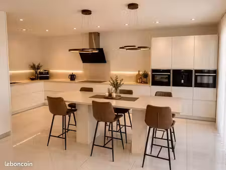 maison 6 pièces 230 m2