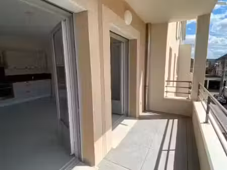 location appartement 3 pièces 55.55 m² à chateau-thierry (02400)  783 €