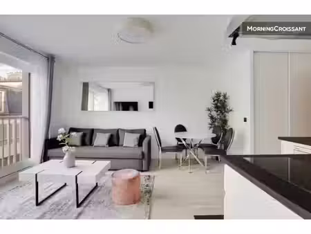 location meublée appartement 2 pièces 32 m² à paris 16ème (75016)  2 410 €