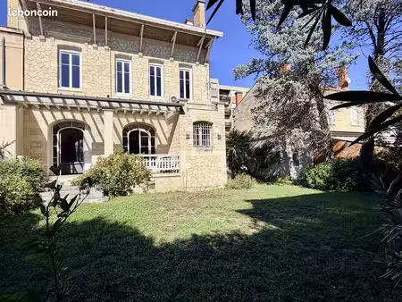 maison 8 pièces 210 m²