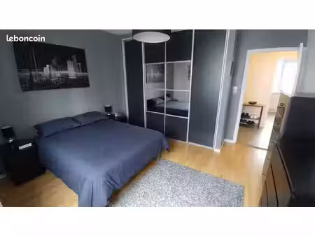 appartement 3 pièces de 76 m² avec balcon  cave et place de parking en location