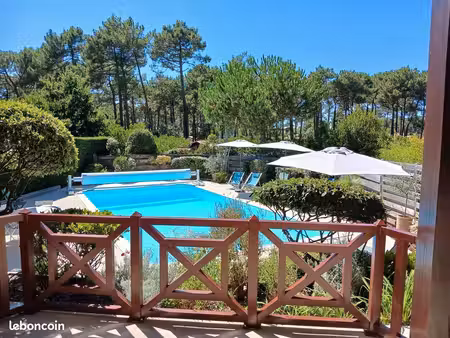 propriété familiale de 6 chambres avec piscine  garage  à quelques minutes à pied des plag
