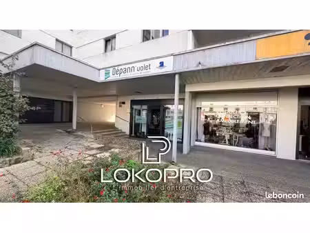 local commercial 32 m² cholet