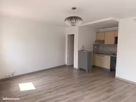 angers doutre / saint-jacques – studio 30 39 m² avec terrasse et parking