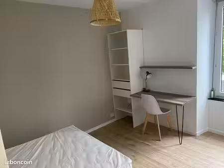 proche place ney t2 meublé libre 01.12.2026