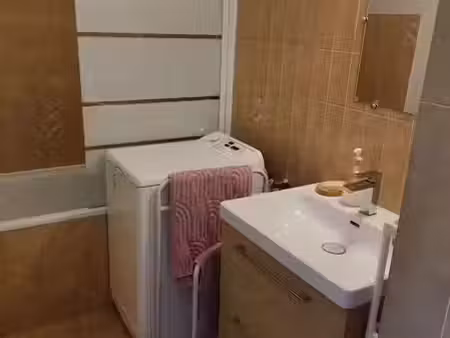 location meublée appartement 1 pièce 31 m² à aix-en-provence (13090)  900 €