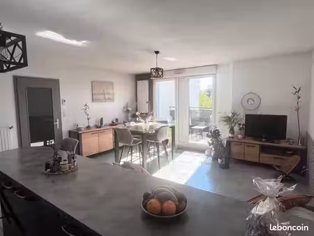 appartement de 57 m² avec terrasse  garage et parking