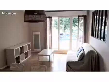 t2 49 m² rénové et meublé