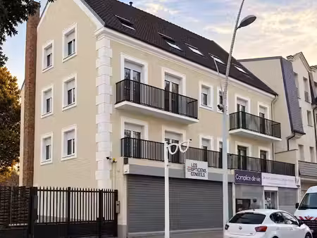 location appartement 2 pièces 42.66 m² à sainte-genevieve-des-bois (91700)  960 €