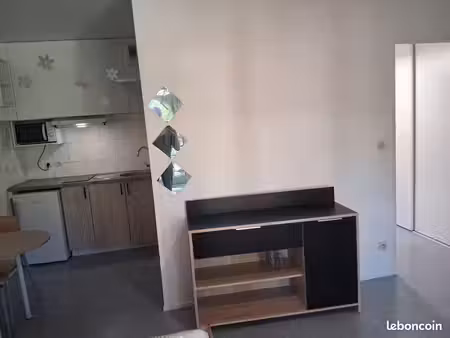 meublé 27 m²  balcon  parking  résidence seurat au 15/11/26