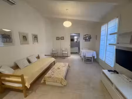 location meublée appartement 2 pièces 39 m² à aix-en-provence (13090)  1 000 €