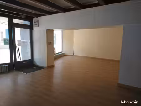 local commercial 200 m²