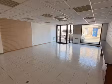 local commercial 85 m2 avec parking - carbon-blanc (33)