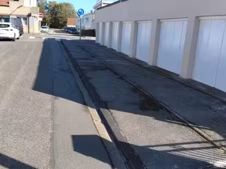 lot de 7 garages loué grand fort philippe