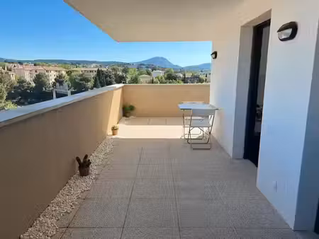 location meublée appartement 2 pièces 42 m² à aix-en-provence (13090)  1 190 €