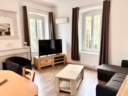 location meublée appartement 3 pièces 52 m² à hyeres (83400)  1 280 €