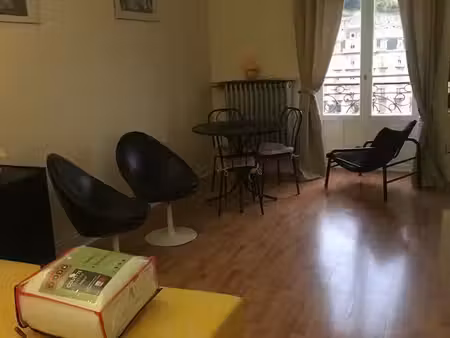 studio 30 m² à royat. vue panoramique  à deux pas des thermes