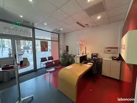 local commercial 100 m² nantes