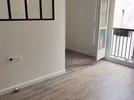 location appartement 1 pièce 39 m² à paris 18ème (75018)  1 500 €