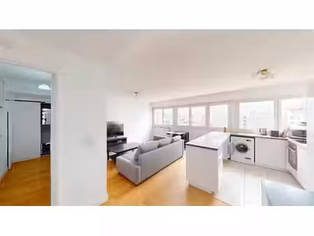 location meublée appartement 2 pièces 49.43 m² à paris 16ème (75016)  1 700 €