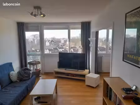 lille – t3 69 m²  dernier étage  traversant  parking et cave