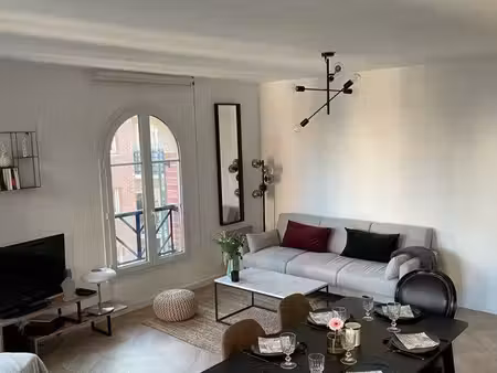 t2 lumineux de 48 m² – vieux-lille – ascenseur