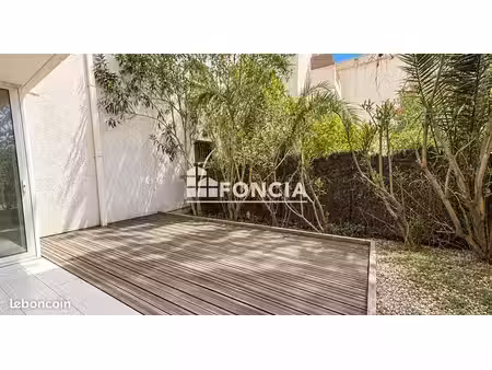 canet-plage – t2 en rez-de-jardin – terrasse et jardin de 30 m² – parking privatif sécuris