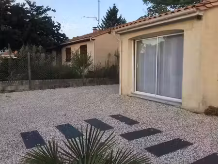 location meublée appartement 2 pièces 25 m² à saint-yrieix-sur-charente (16710)  550 €