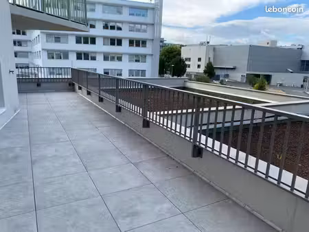 à louer - bel appartement neuf t3 avec grande terrasse et parking - clermont ferrand proch
