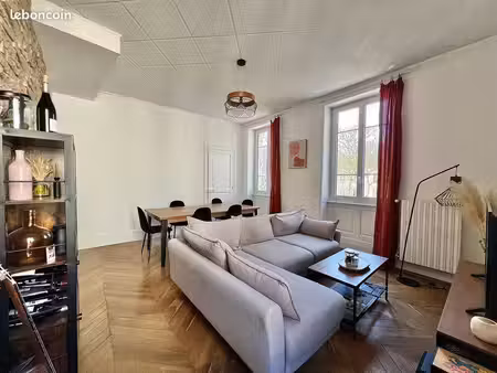 macon centre ville-appartement t2 de charme de 60.71 m2 avec garage et annexes