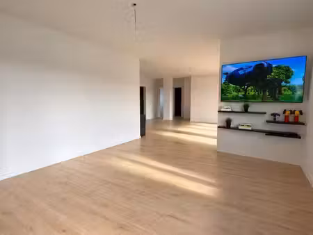appartement t4 traversant de 111 51 m²
