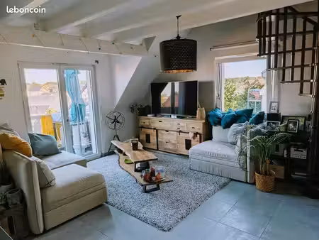 affaire à saisir avant mise en agence : duplex 60 m² (70 m² au sol) avec terrasse  garage 