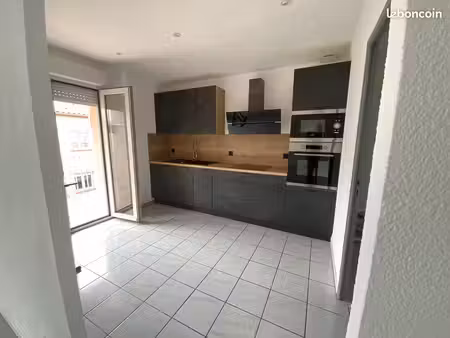 appartement . 4piéces .101m° . étage 2 sur 2