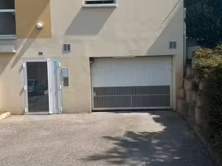 garage double résidence sécurisée