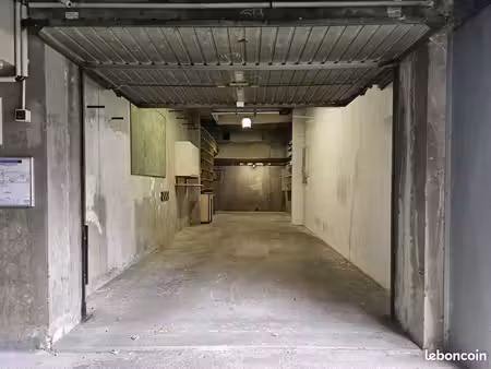 garage 29 40m² rare à la vente - av de france - annecy