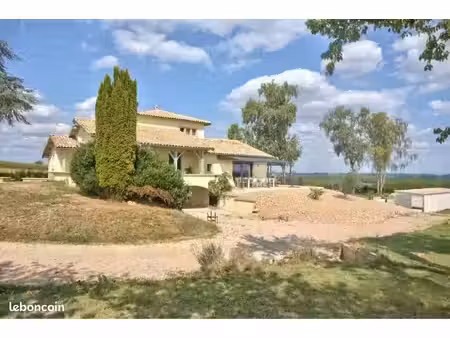 magnifique villa familiale de 265 m² – 6 chambres  piscine et terrain de 4 000 m²
