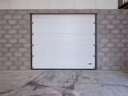 hangar 53m2