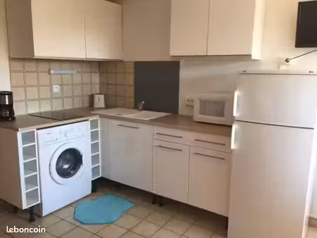 studio rénové au calme avec parking privé / dispo à juin