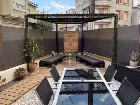 t3 meublé rénové 60 m² + jardin privatif 50 m² & cuisine d'été – climatisation (dpe c)