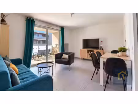 a vendre appartement t2 avec terrasse et place de stationnement