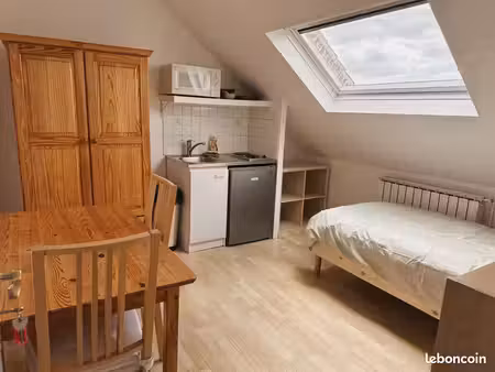 chambre meublée sous pente 15 m² avec kitchenette - ronchin - 460 cc