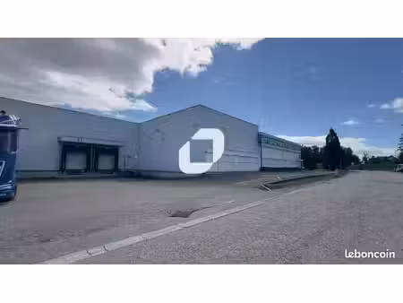 local d'activité 4 550 m²