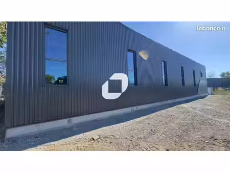 local d'activité 408 m²