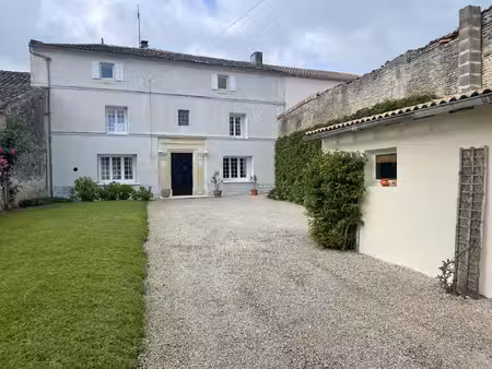 orlut maison du xix siecle 187 m2 terrain de 1754 m2 garage